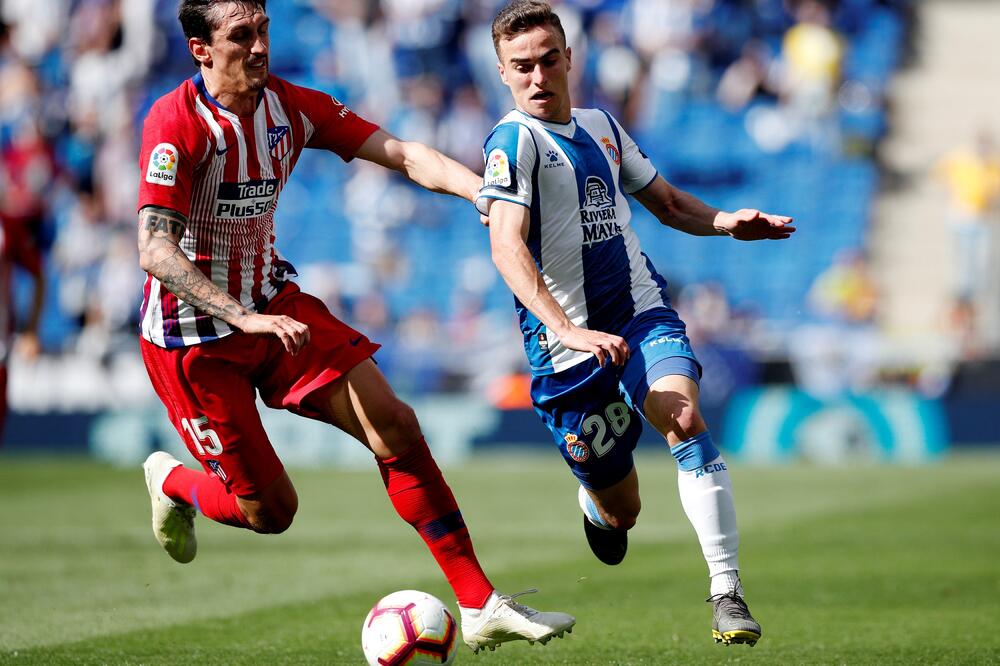 Savić u duelu sa Pedrosom iz Espanjola, Foto: Reuters