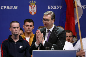 Vučić u višestrukom sukobu sa Ustavom