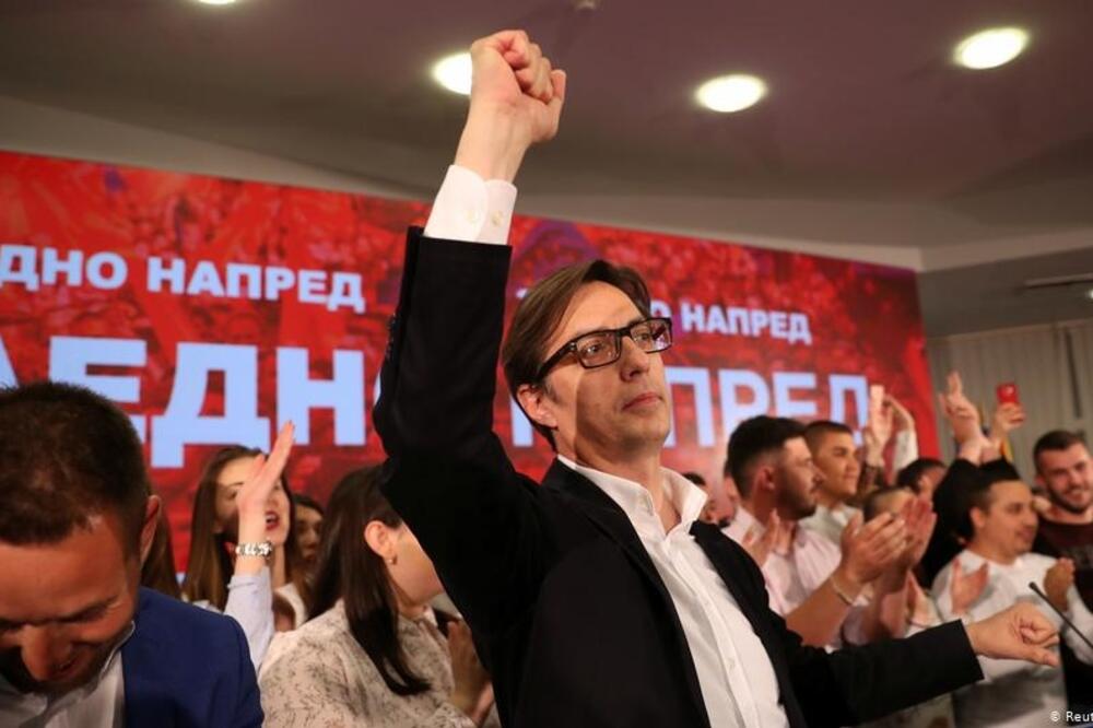 Pendarovski slavi pobjedu, Foto: Reuters