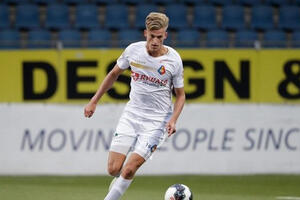 Fudbaler dobio otkaz: Slagao da je bolestan, pa otišao London da...