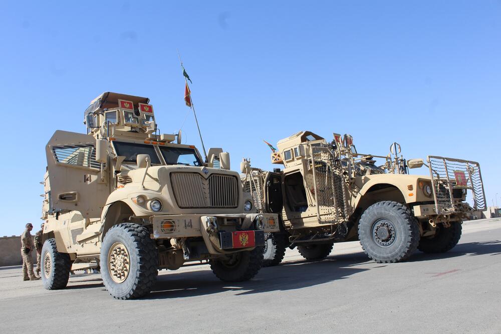 Pripadnici VCG koriste "oškošova" vozila u Avganistanu, Foto: Miloš Rudović