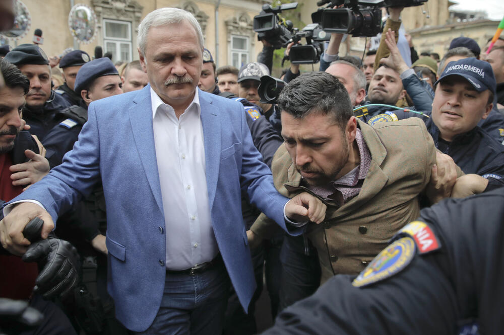 „Njegova ideologija je on sam”: Dragnea, Foto: AP