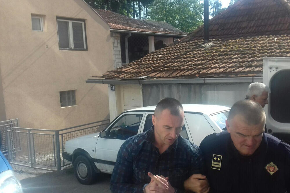 Đukića juče sprovode u zgradu suda u Bijelom Polju, Foto: Jadranka Ćetković