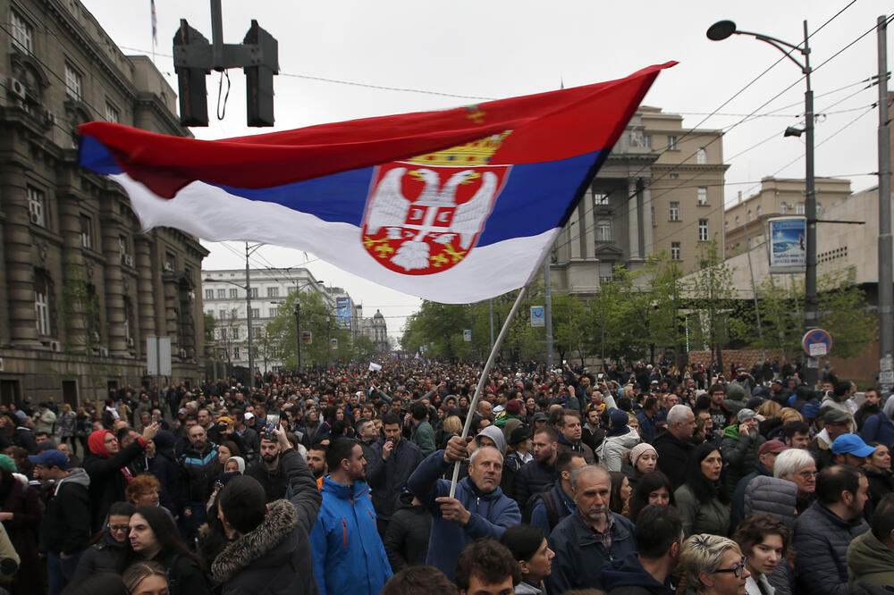 Sa jednog od protesta u Beogradu, Foto: AP