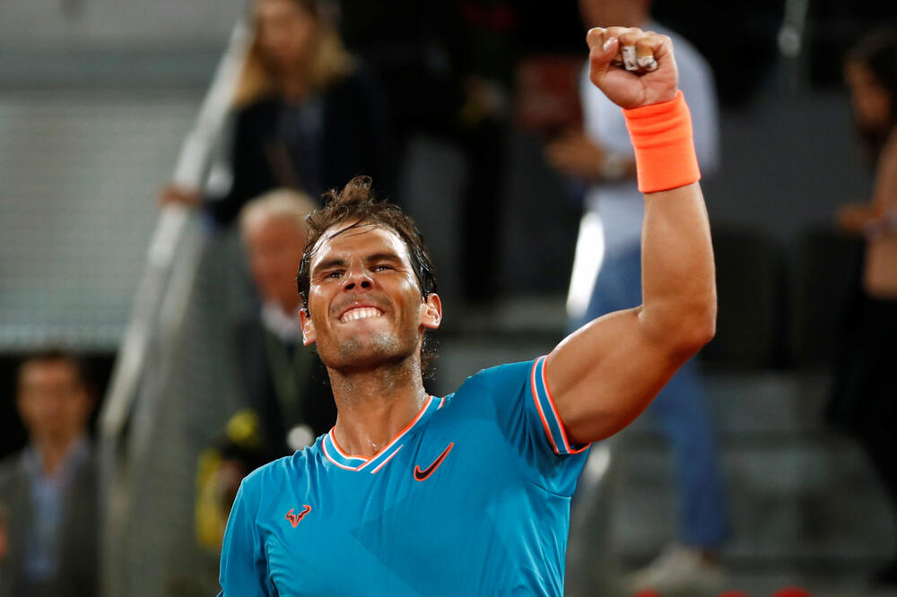 Nadal slavi pobjedu nad Vavrinkom, Foto: Reuters
