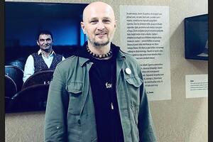 U kućnom duhu: Pogledajte novi spot Damira Urbana