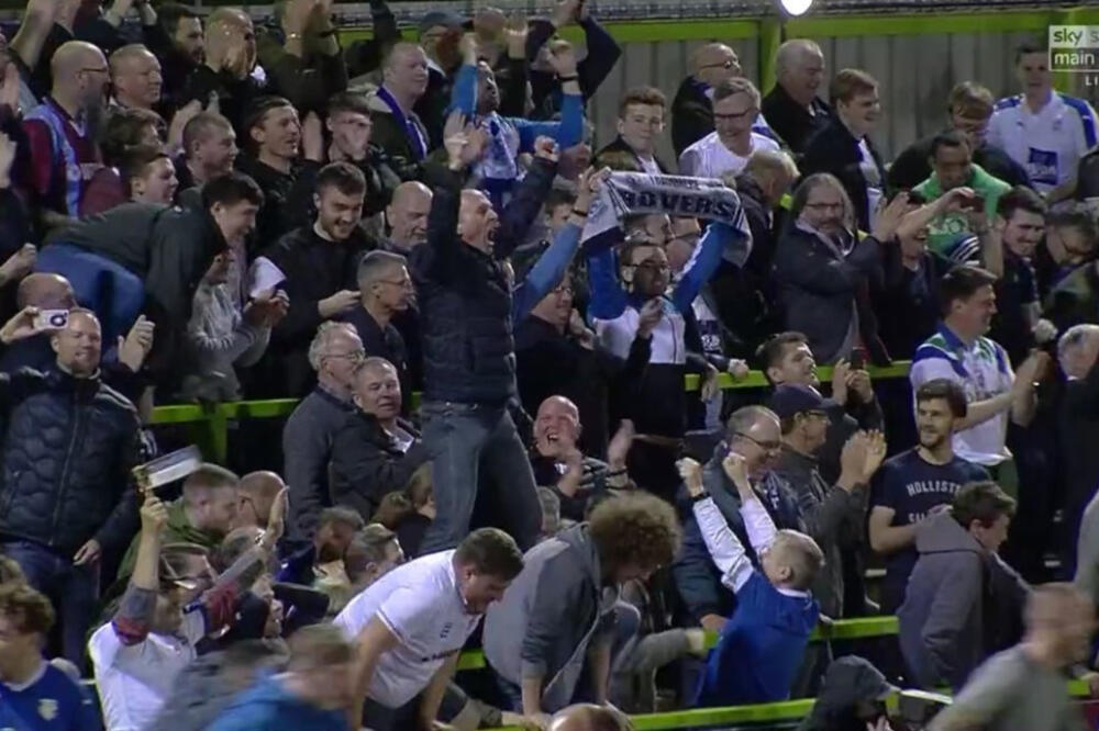 Majk Din na sinoćnjem meču, Foto: Twitter