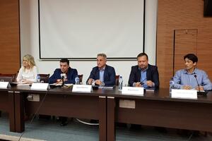 Kusovac ne bi o krstionici i „problematičnoj“ SPC