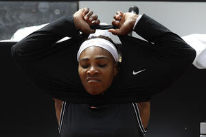 Serena se povukla zbog povrede, Venus u 3. kolu
