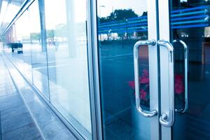 Boje jutra: Održavanje ulaza - šta kada komšije ne mogu da se...