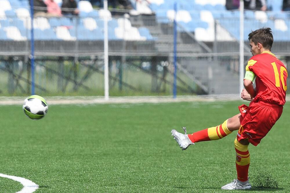 Matija Marsenić postiže gol za pobjedu, Foto: FSCG