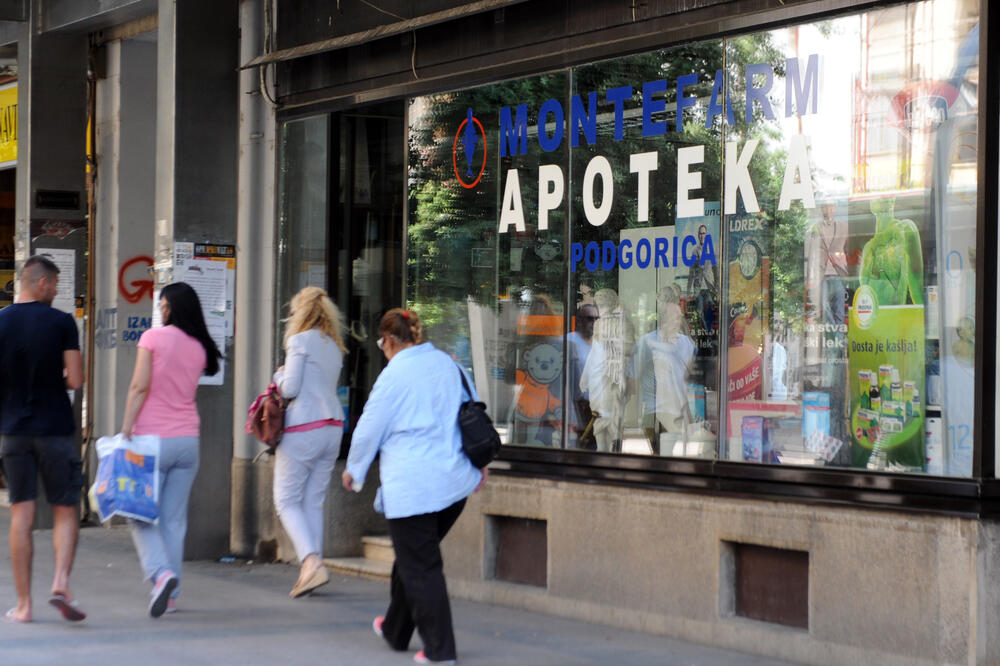 Državna apoteka u centru Podgorice, Foto: Savo Prelević