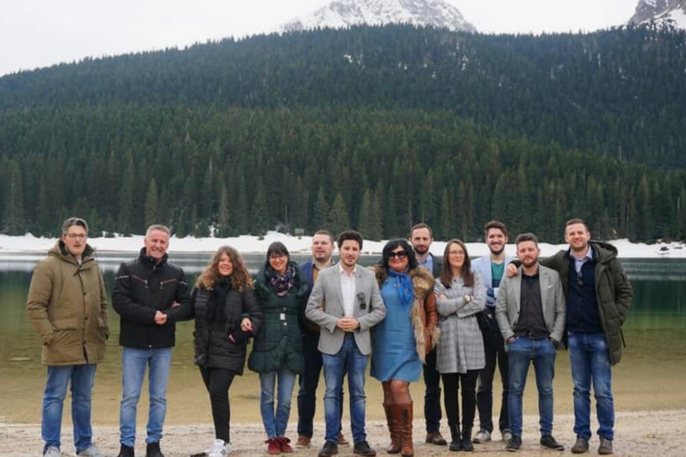 Predstavnici URE na protestu podrške očuvanju prirode Crnog jezera, Foto: GP URA