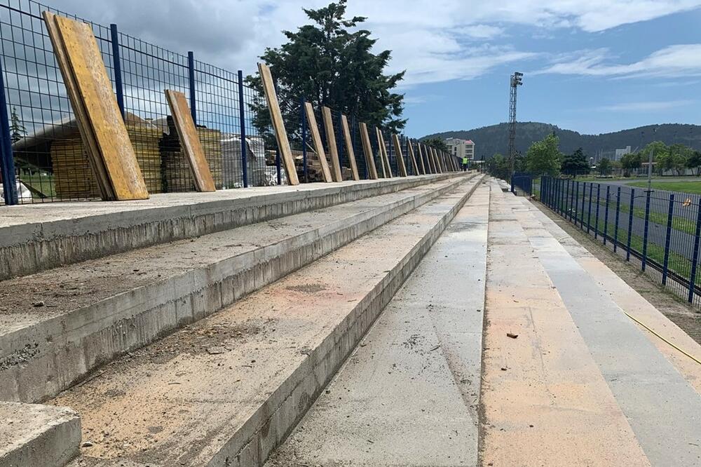 Stadion "Topolica" dobiće novu tribinu sa stolicama, Foto: FSCG