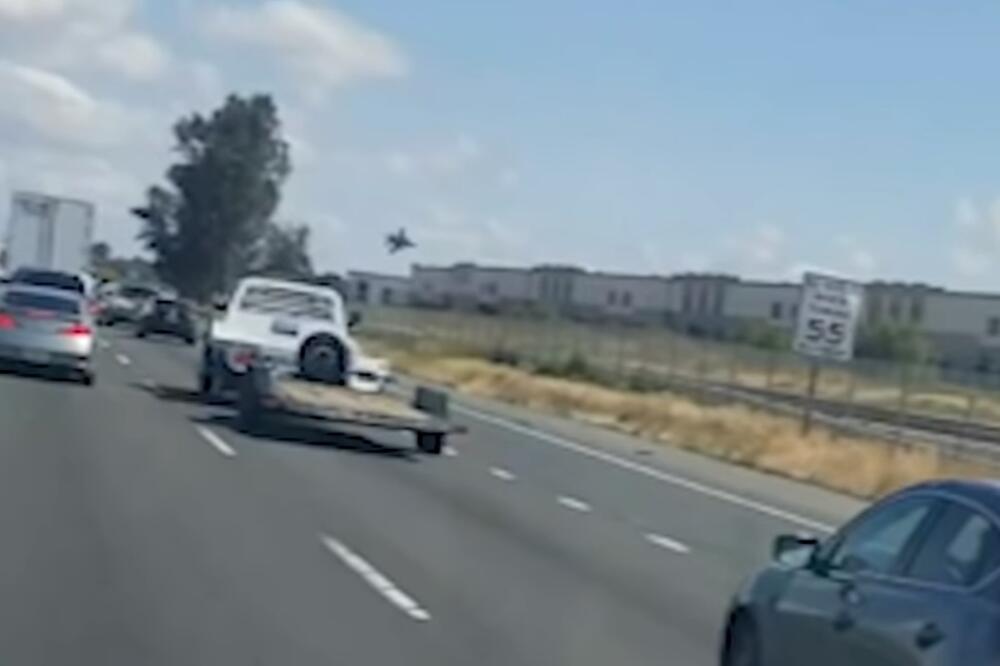 Trenutak pada aviona, Foto: Screenshot/Youtube