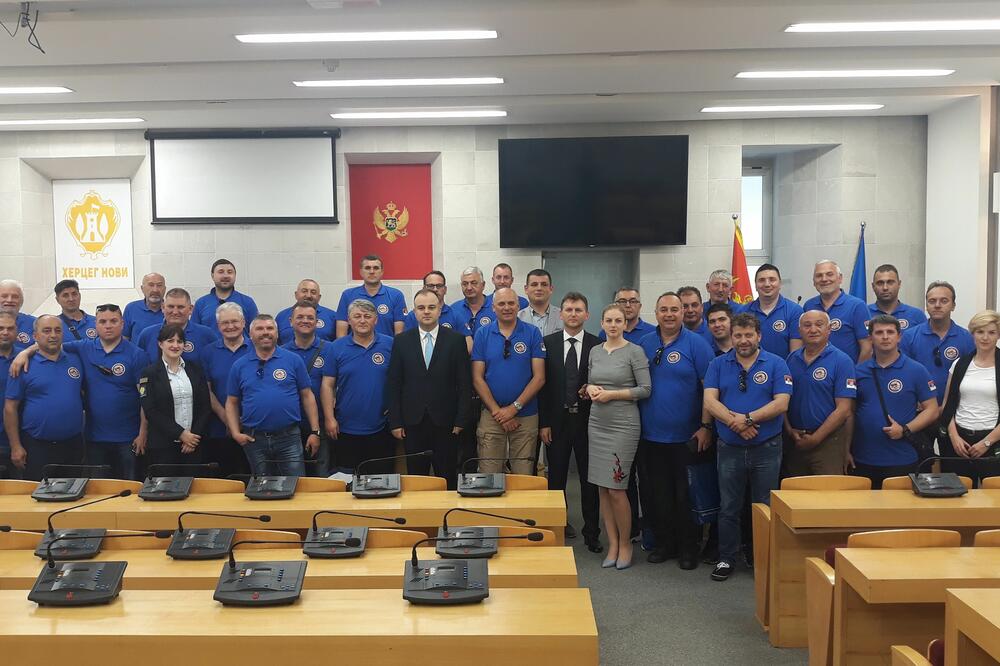 Članovi udruženja „Klub 4x4 Justinijana Prima“, Foto: Opstina Herceg Novi