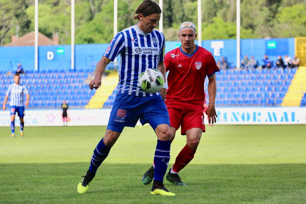 Draško Božović (Budućnost) i Vladan Kordić (Grbalj), Foto: Savo Prelević