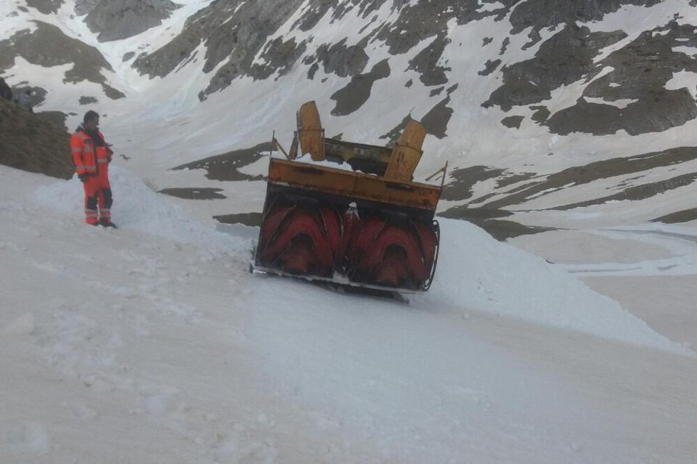 Snjegočistači u akciji, Foto: Dragan Jokanović