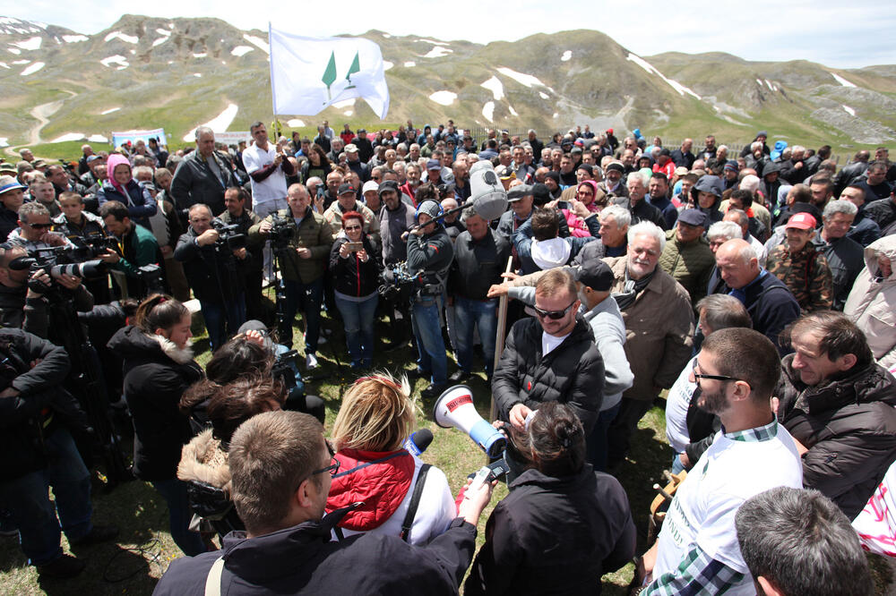 Protest juče na Sinjajevini, Foto: Luka Zeković