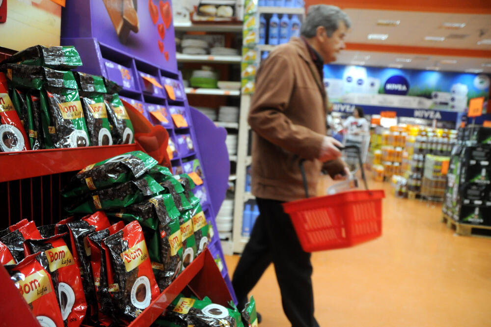Ove godine se očekuje veći rast inflacije zbog povećanja troškova struje i prevoza, Foto: Boris Pejović
