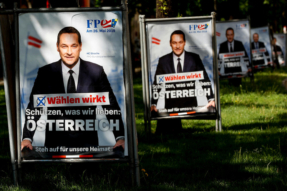 Štrahe na predizbornim plakatima u Beču, Foto: Reuters