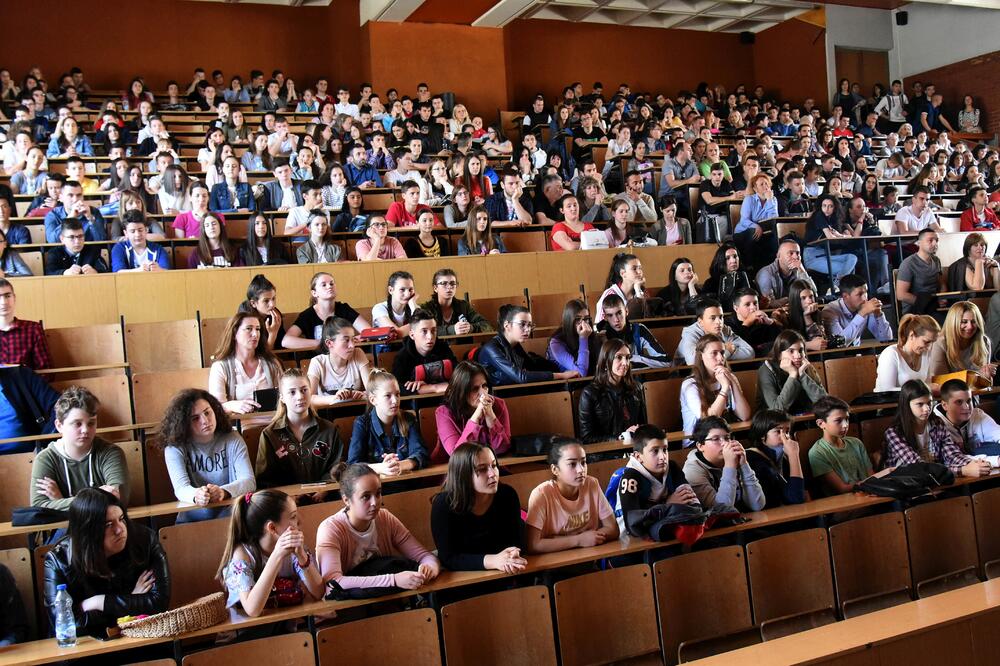 Preko 500 osnovaca i srednjoškolaca odmjerilo znanje - Sa takmičenja, Foto: Boris Pejović