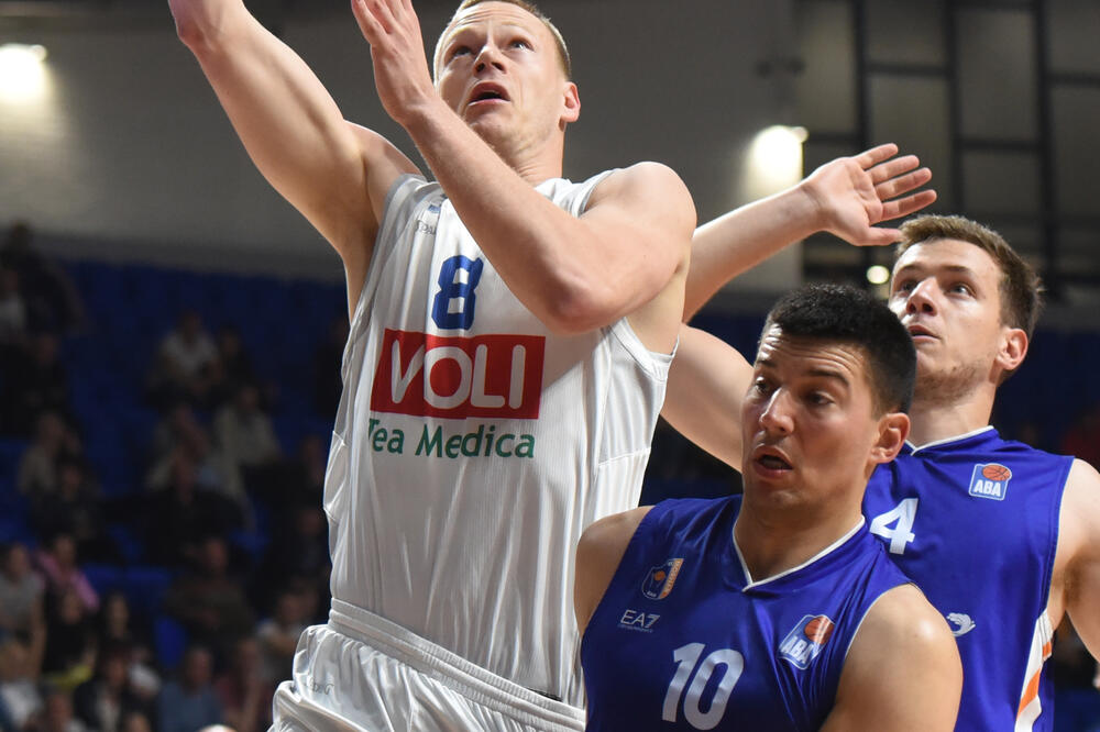 Sead Šehović u duelu sa Mugošom, Foto: Savo PRELEVIĆ