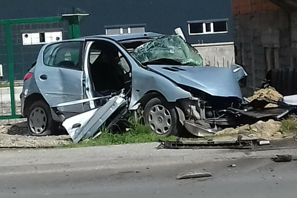 Automobil nakon nezgode, Foto: Jadranka Ćetković