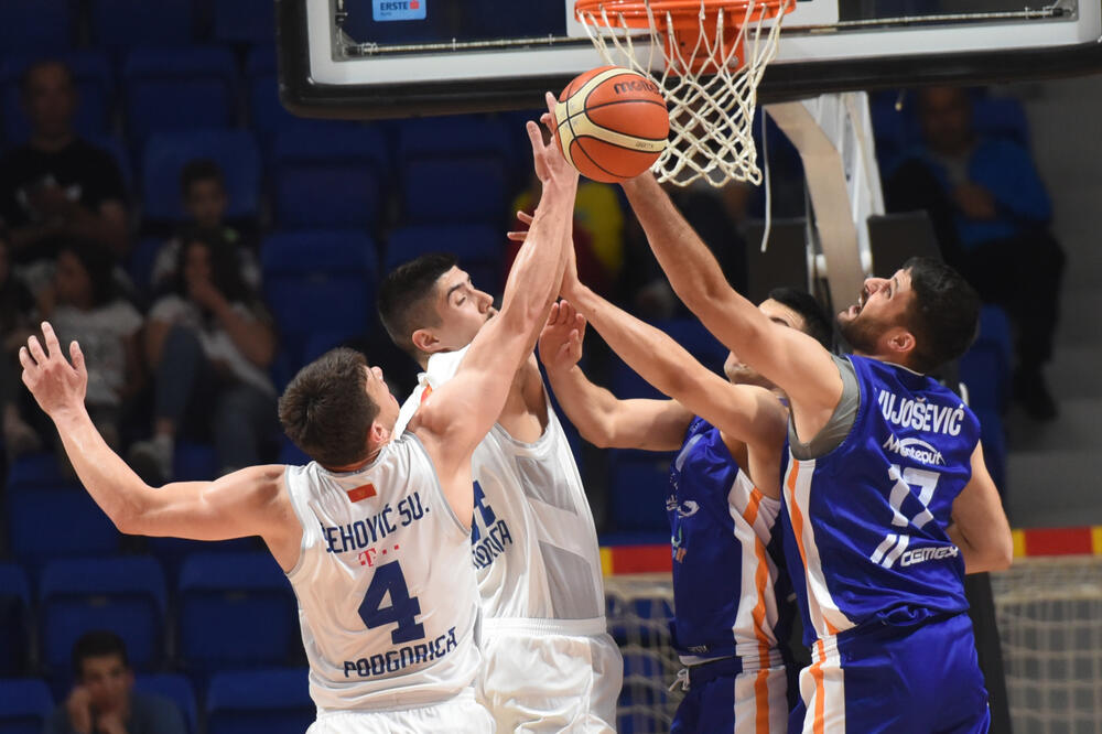 Hoće li biti neizvjesno u Baru: Sa prve utakmice u “Morači”, Foto: Savo Prelević