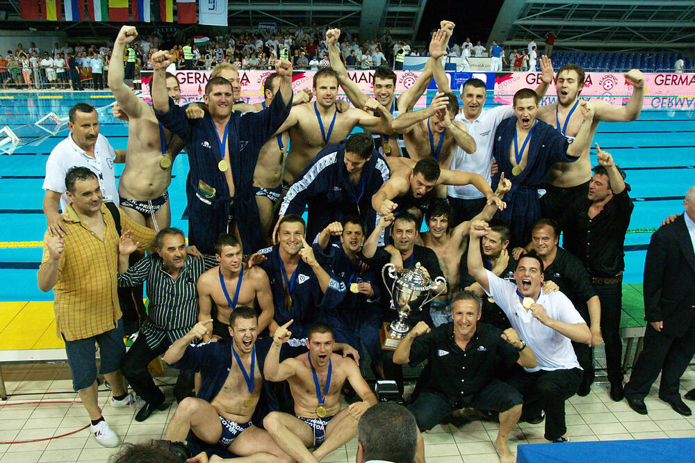 Vaterpolo klub Promorac, šampion Evrope 2009., Foto: Radoje Milić