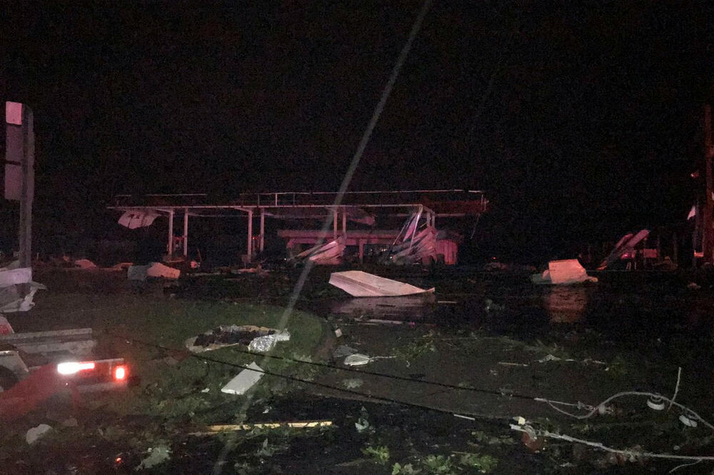 Pustoš koju je tornado ostavio za sobom, Foto: Reuters