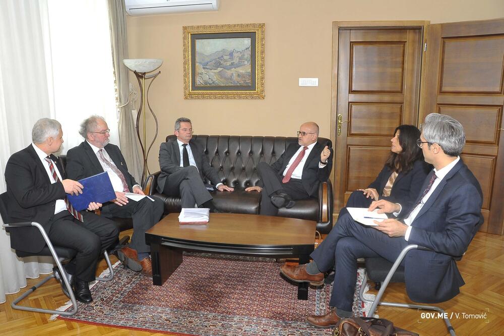 Darmanović sa predstavnicima Venecijanske komisije, Foto: Ministarstvo vanjskih poslova