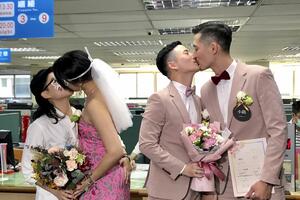 Prvi dan za istopolna venčanja na Tajvanu: Matičari prebukirani