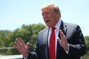 Blokada suda: Tramp ostao bez novca za izgradnju zida