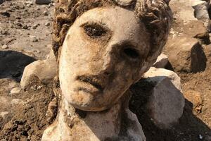 U Rimu pronađena glava kipa antičkog božanstva
