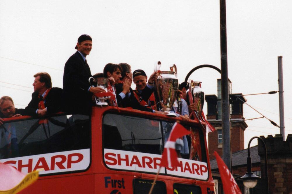 Prva engleska ekipa koja je osvojila triplu krunu u istoj sezoni: Junajted slavi titulu Lige Šampiona 1999., Foto: Wikimedia Commons