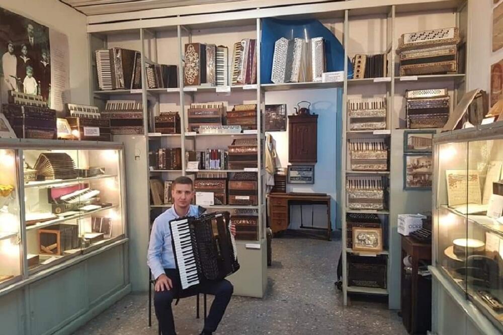 Virtuoz na harmonici: Potparić, Foto: Privatna arhiva