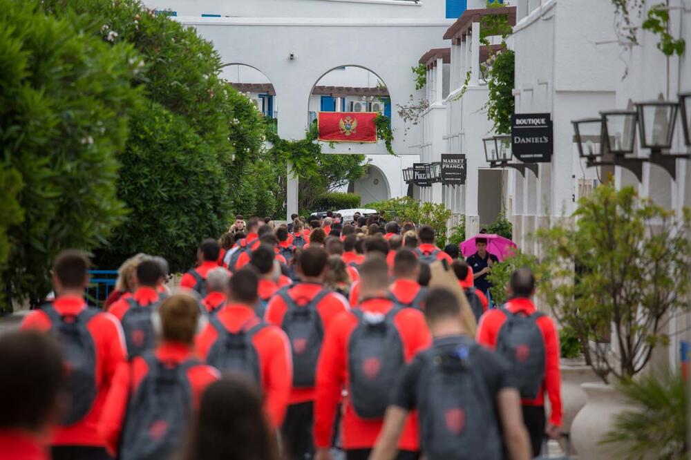 Sve spremno za početak: Sportisti u kompleksu Slovenska plaža, Foto: Www.montenegro2019.me