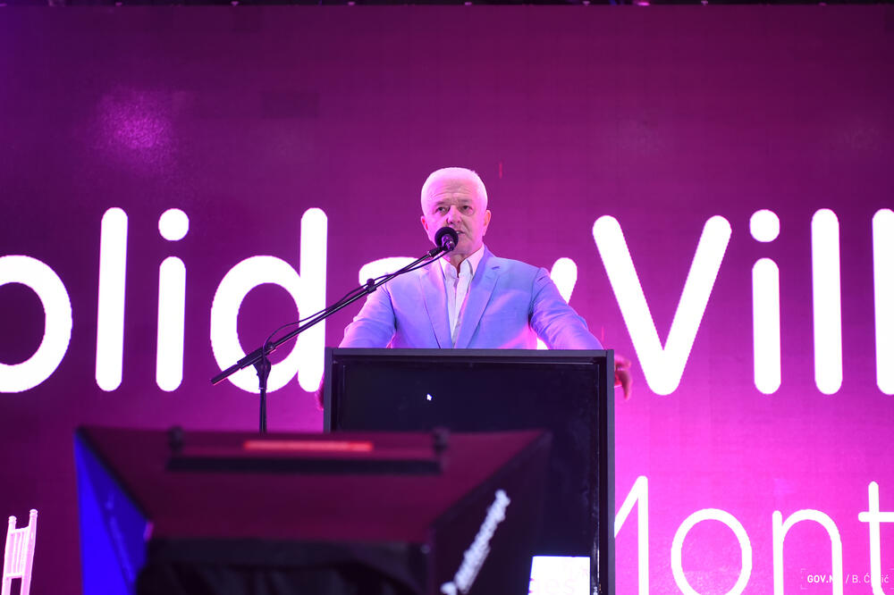 Marković na otvaranju rekonstruisanih hotela koje je zakupila Karisma, Foto: Gov.me