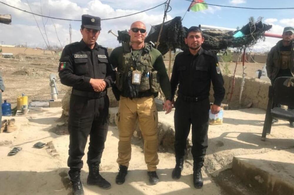 Radovan Lampič sa avganistanskom policijom, Foto: Privatna arhiva