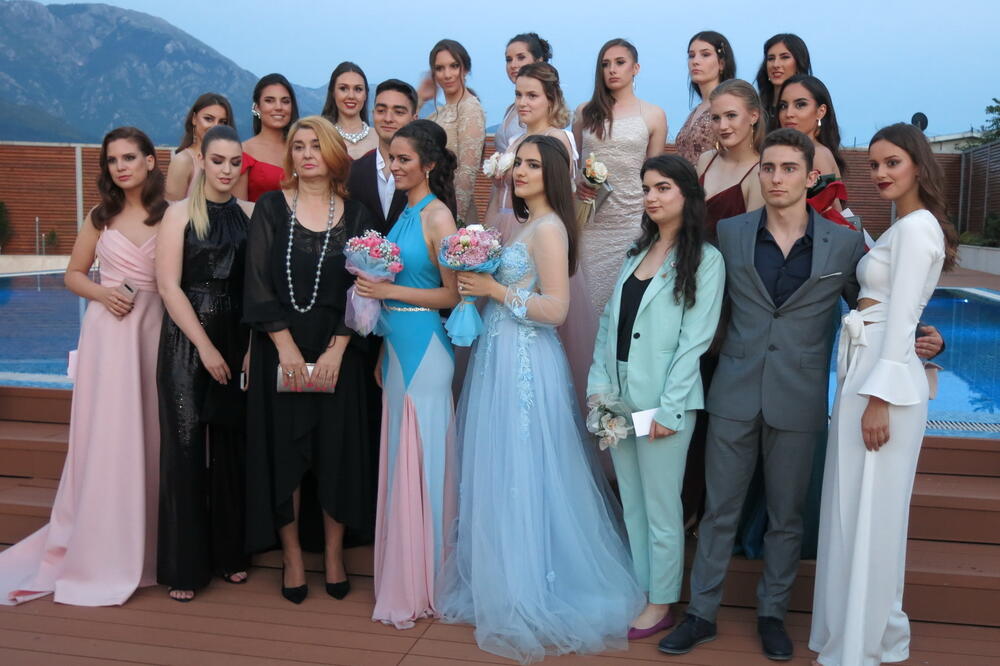 Maturanti iz Tivta, Foto: Dragan Redžo