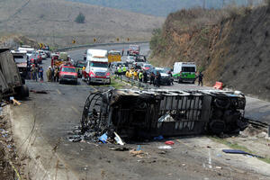 Nesreća u Meksiku: Sudar autobusa i kamiona, poginula 21 osoba