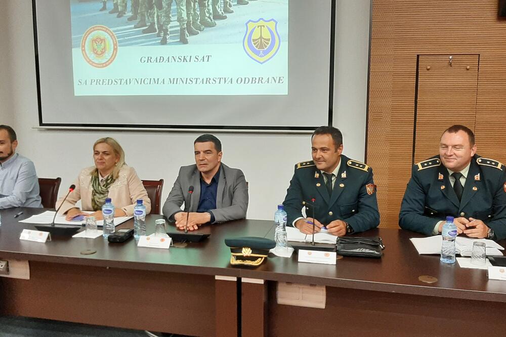 Sa "Građanskog sata" Ministarstva odbrane u Tivtu, Foto: Siniša Luković