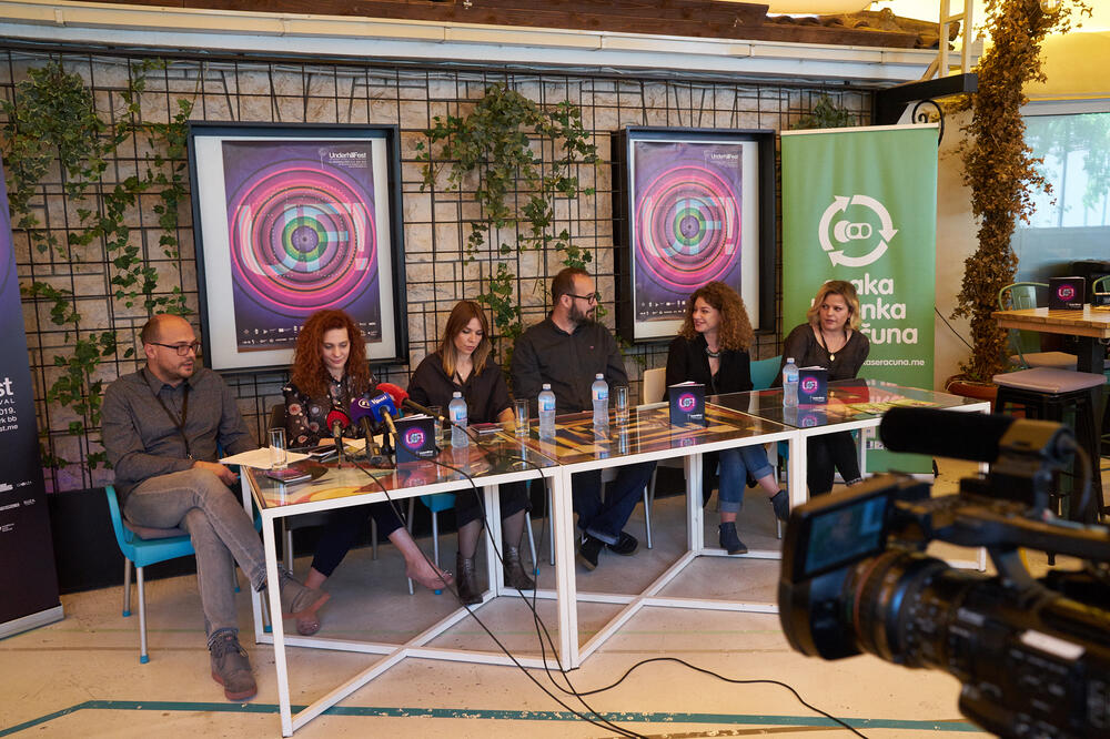 Sa pres konferencije, Foto: Privatna arhiva