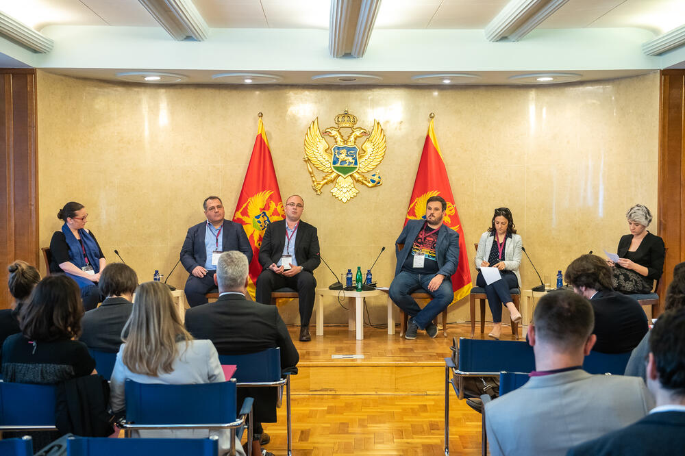 Sa drugog panela &bdquo;Ispunjavanje političkih kriterijuma &ndash; pogled iz civilnog društva&ldquo;, Foto: Prcentar