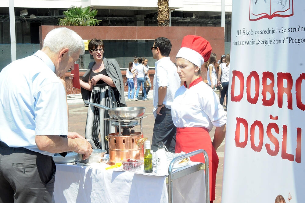 Kuvarima 57 stipendija: Sa ranije promocije stručnog obrazovanja, Foto: Zoran Đurić