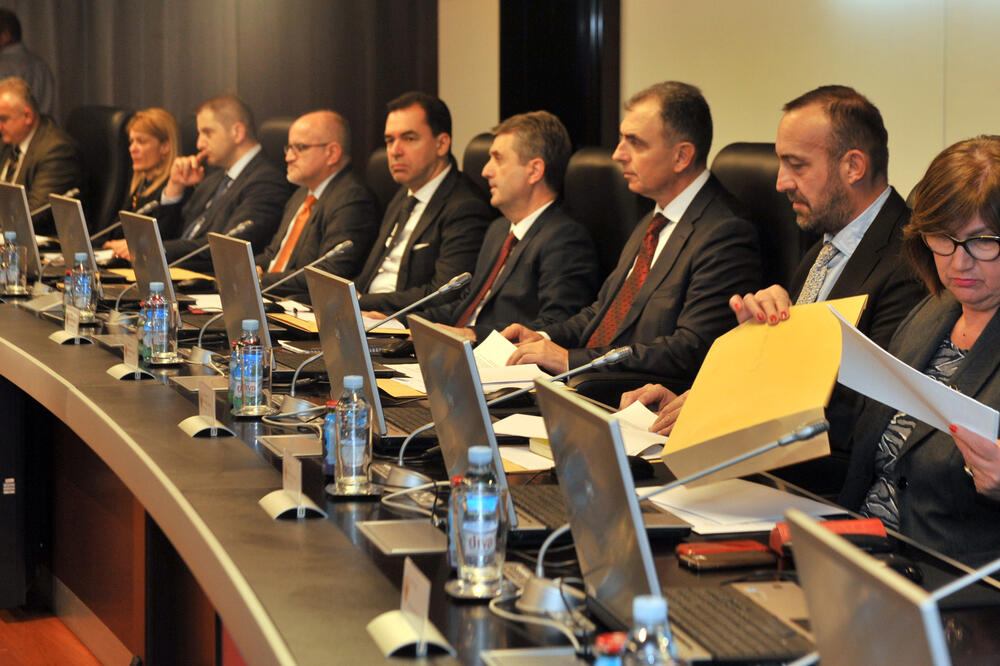 Sa prve sjednice Vlade Duška Markovića od 29. novembra 2016. godine, sada zabranjeno da mediji  biraju kadar za javnost, Foto: Savo Prelević