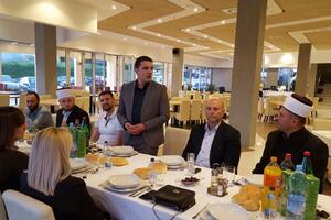 Tivat: Priređen iftar povodom završetka ramazanskog posta