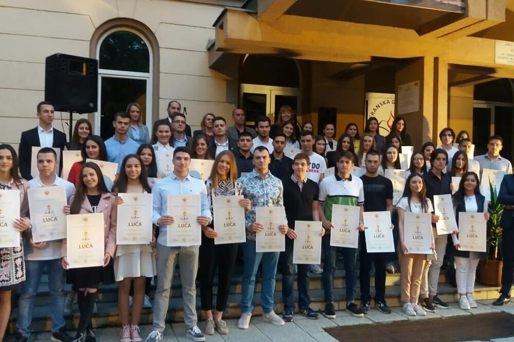 Nagrađeni učenici, Foto: Tufik Softić