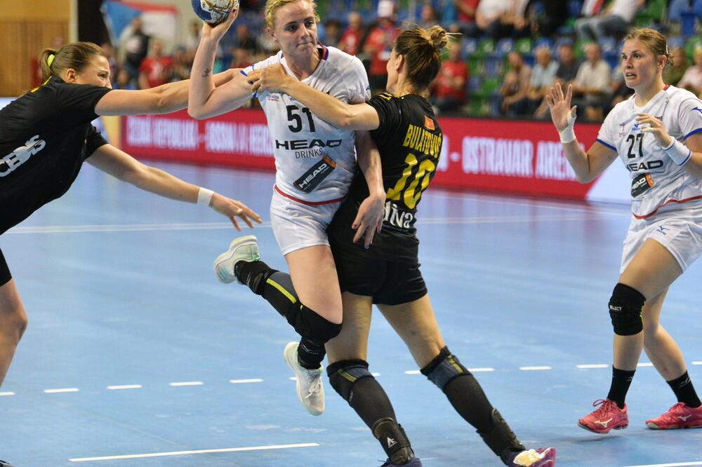 Duel Anđele Bulatović i Markete Jeržabkove na večerašnjem meču, Foto: Chf.cz